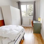 Rent 5 bedroom apartment of 81 m² in Bordeaux
