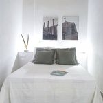 Rent 1 bedroom apartment of 25 m² in Barcelona