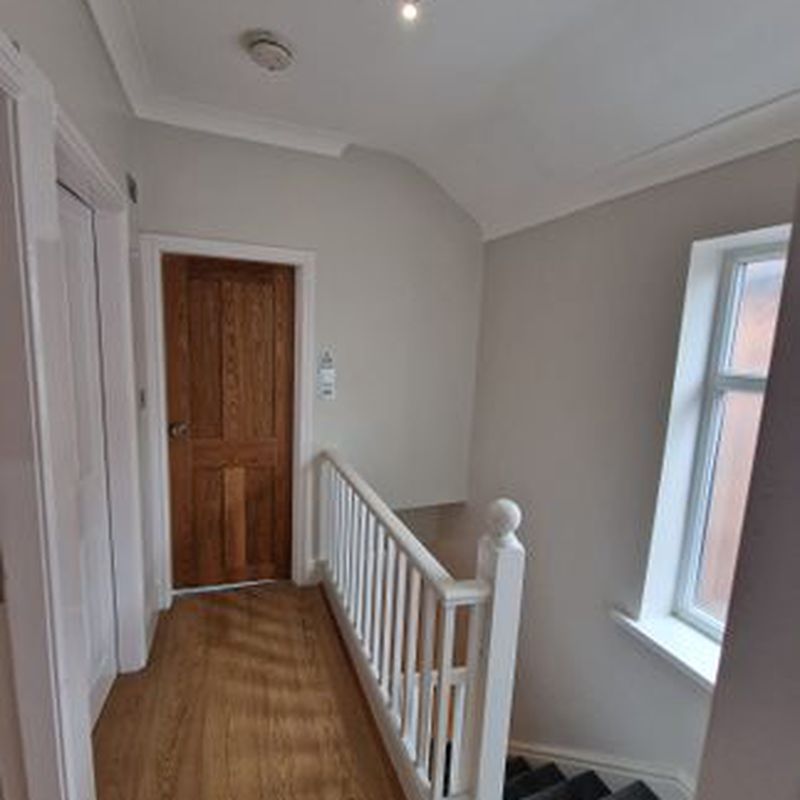 Terraced house to rent in Mauldeth Road, Fallowfield, Manchester M14 Burnage