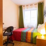 Rent a room of 140 m² in Alcalá de Henares