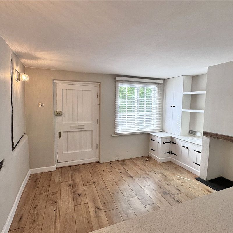 house for rent at Wycombe End, Beaconsfield, HP9, England Holtspur