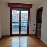 Rent 4 bedroom apartment of 100 m² in Logroño