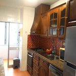 Rent a room of 18 m² in Santo António dos Olivais