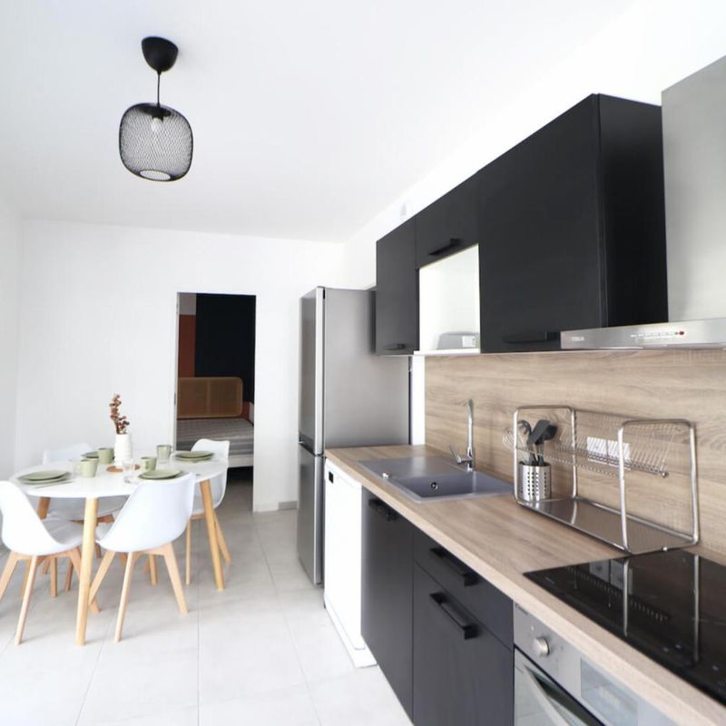 Charming 12 m² bedroom to rent fully equipped near Lyon - LYO36 Vaulx-en-Velin