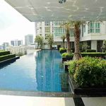 Rent 2 bedroom apartment of 81 m² in Phra Khanong
