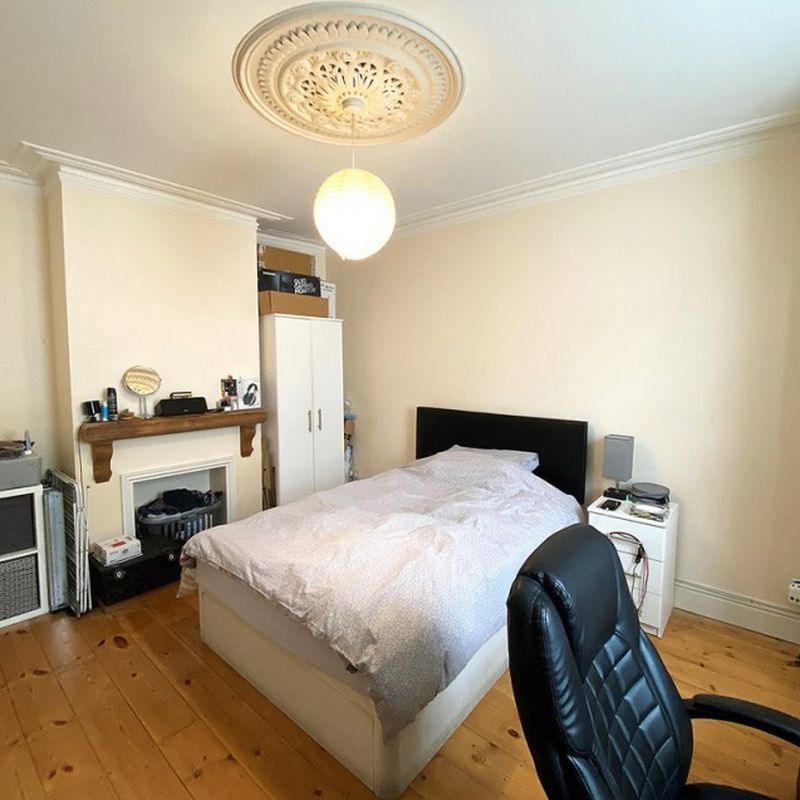 Walmer Road, Portsmouth, 4 bedroom, Mid Terraced House Fratton