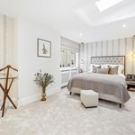 Rent 3 bedroom house of 244 m² in London