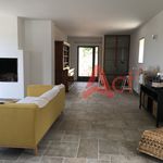 Maison de 140 m² avec 4 chambre(s) en location à Draguignan