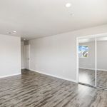 Rent 5 bedroom apartment of 18 m² in Los Angeles