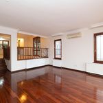 Rent 6 bedroom house of 350 m² in İstanbul