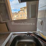 Affitto 5 camera appartamento di 40 m² in Siena