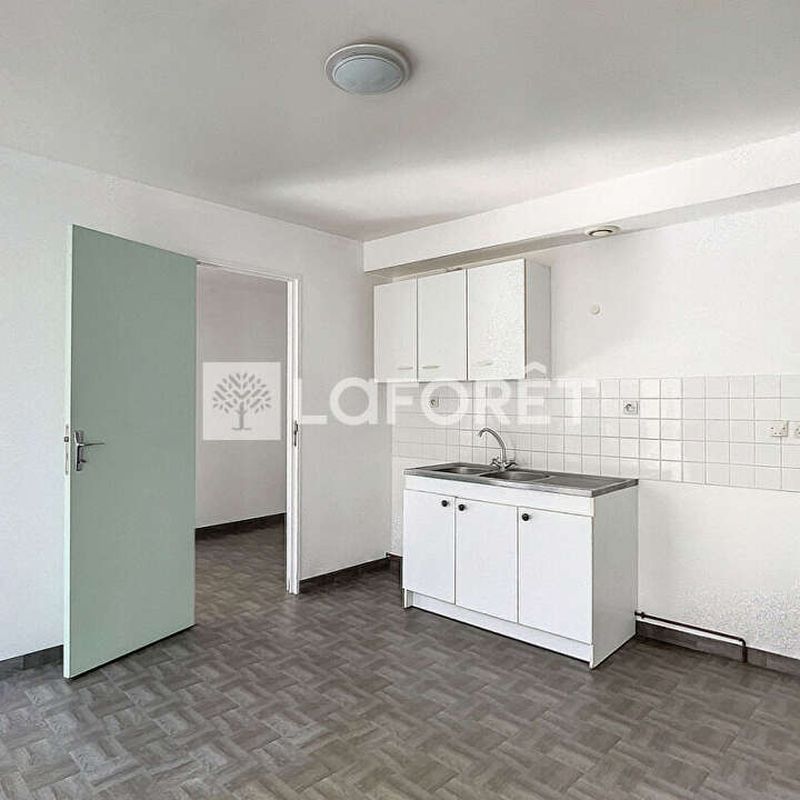 Location appartement 2 pièces 36 m² Conches-en-Ouche (27190)