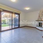 Rent 4 bedroom house of 172 m² in Arese