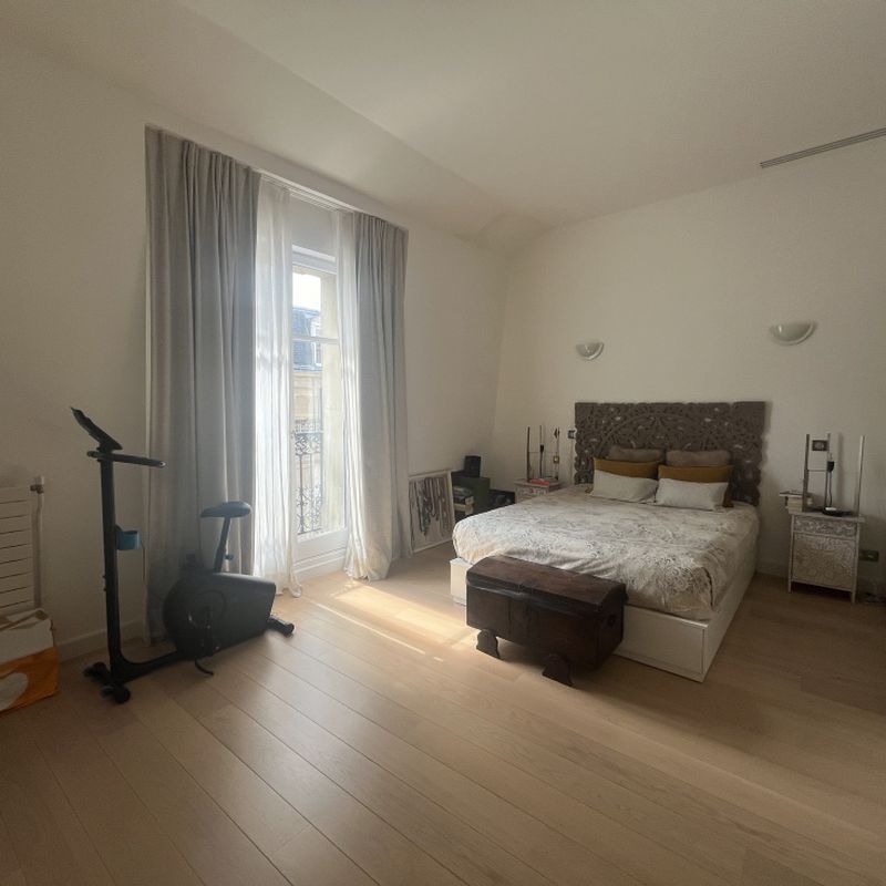 Appartement 181.4 m² - 5 Pièces - Paris (75016)