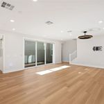 Rent 3 bedroom apartment of 227 m² in Irvine