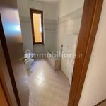 Affitto 4 camera appartamento di 130 m² in Verona
