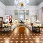 Rent 5 bedroom apartment of 325 m² in Firenze