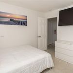 Rent 2 bedroom apartment of 1895 m² in Dania Beach