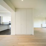 Rent 3 bedroom house of 210 m² in Woluwe-Saint-Pierre