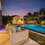 Rent 4 bedroom house of 550 m² in Phuket