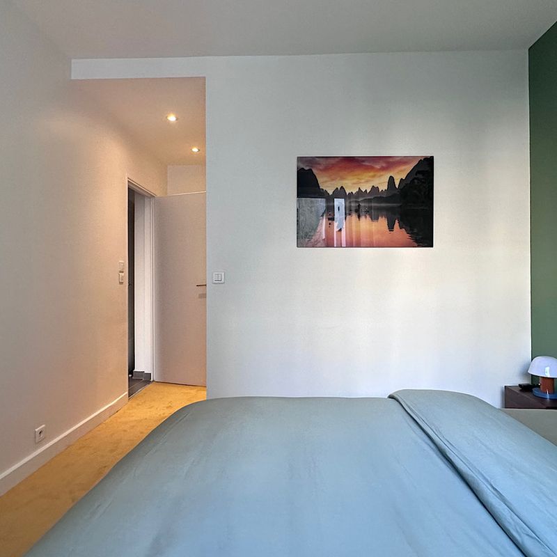 Location appartement meublé de 101 m2 rue Octave Feuillet à Paris Paris 16ème