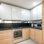 Rent 2 bedroom apartment of 700 m² in London