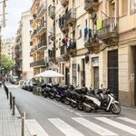 Rent 1 bedroom apartment of 32 m² in Barcelona