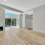 Rent 3 bedroom apartment of 191 m² in Huntington Beach