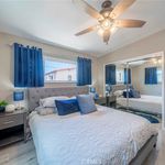 Rent 1 bedroom apartment of 74 m² in Hermosa Beach