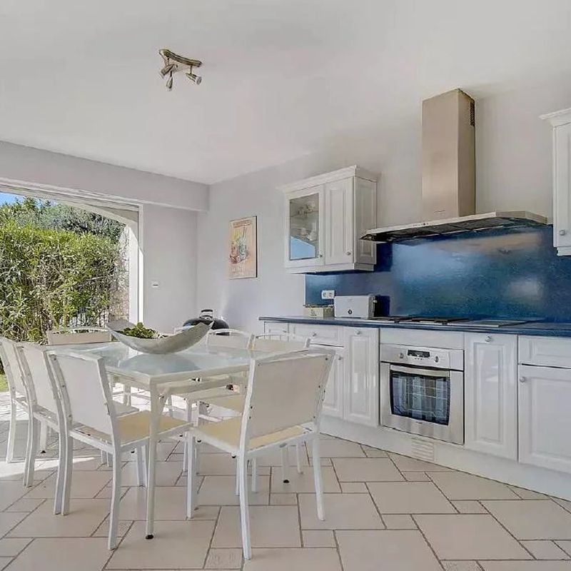 Very Spacious Villa In A Dominant Position Mougins