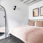 Rent 1 bedroom apartment of 61 m² in Paris
