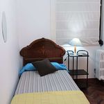 Rent a room of 100 m² in Donostia