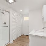 Rent 3 bedroom house of 125 m² in Newport Beach