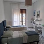 Affitto 3 camera appartamento di 100 m² in Salerno