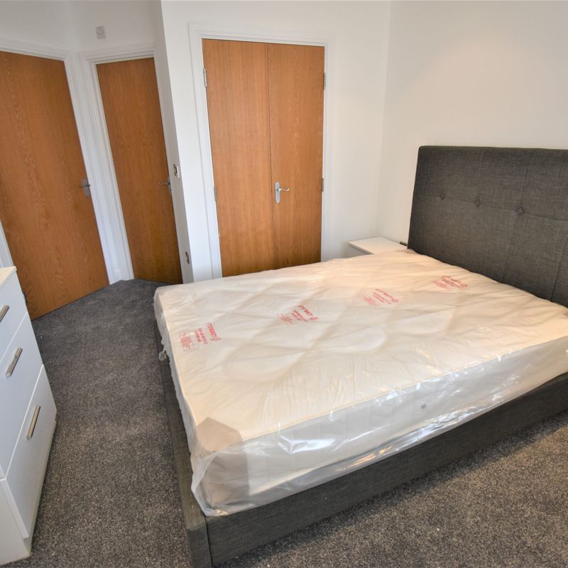 2 BEDROOM Flat/Apartment at Flat 9 Elmhurst Court,Camberley,GU15,2HQ, England