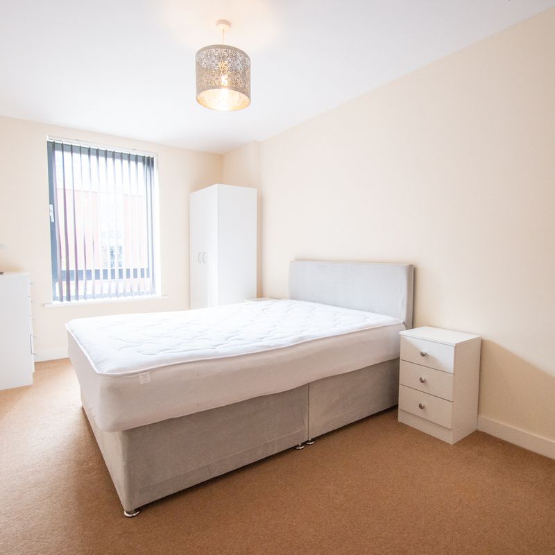 Third floor, two-bed fully furnished apartment with a balcony in HU1 Kingston upon Hull