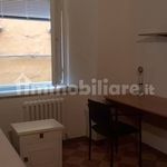 Affitto 5 camera appartamento di 90 m² in Pisa