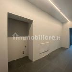 Affitto 3 camera appartamento di 140 m² in Brescia