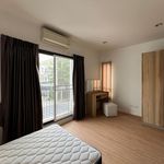 Rent 3 bedroom house of 190 m² in Krung Thep Maha Nakhon