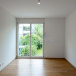 Miete 4 Schlafzimmer wohnung von 107 m² in Genève