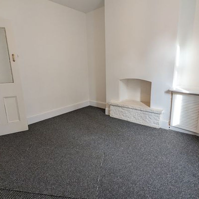 Terraced house to rent in Victoria Street, Grantham NG31