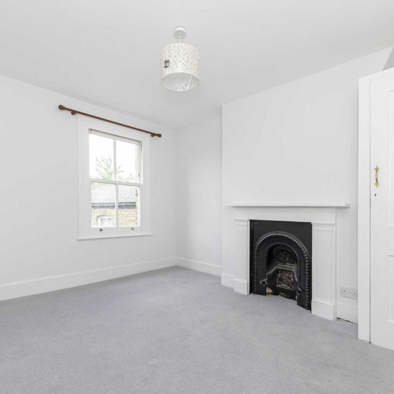 house for rent in Lydon Road Clapham, SW4