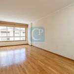 Rent 2 bedroom apartment of 104 m² in Porto