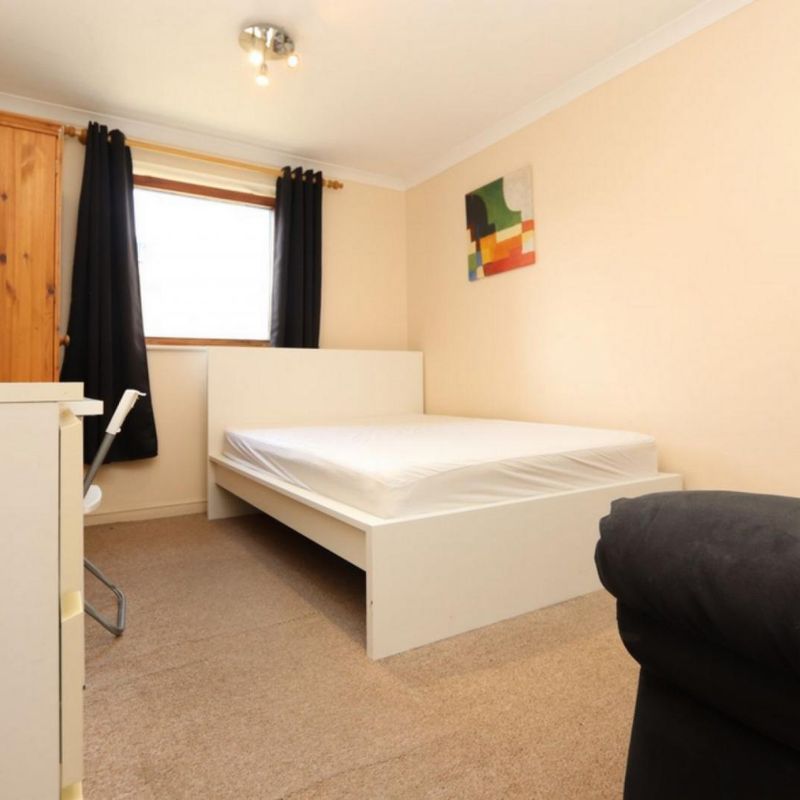 Pleasant double bedroom in Isle of Dogs Cubitt Town