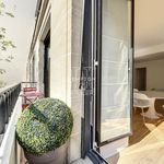 Rent 5 bedroom apartment of 122 m² in Paris