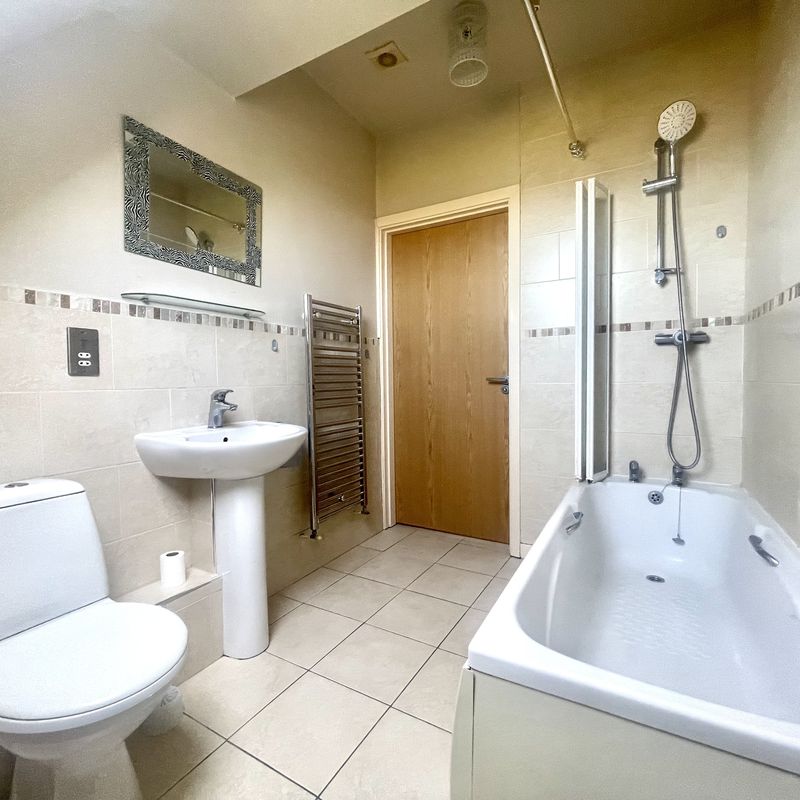 2 bedroom property to let in White Lane, Gleadless, Sheffield, S12 - £775 pcm Base Green