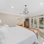 Rent 5 bedroom house of 320 m² in Fairfield