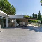 Rent 8 bedroom house of 350 m² in Le Castellet