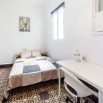 Rent a room of 75 m² in Sevilla