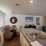 Rent 2 bedroom apartment of 85 m² in Palm Desert